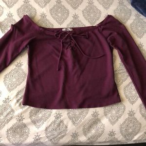 Long sleeve crop top.